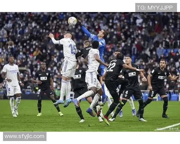 国王杯激战：那不勒斯与曼联战平引发全场热议与焦点分析